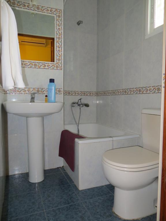 Hostal Restaurante Reina El Tejar Экстерьер фото